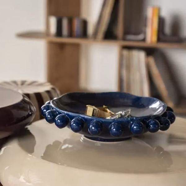 By Boo Schaal Viro Blau Keramiek Rond met Stippenpatroon B: 35,5 cm, D: 35,5 cm, H: 9 cm