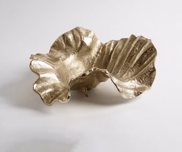 Handgemaakte aluminium schaal Almira in de kleur champagne B: 49 cm, D: 45 cm, H: 18 cm