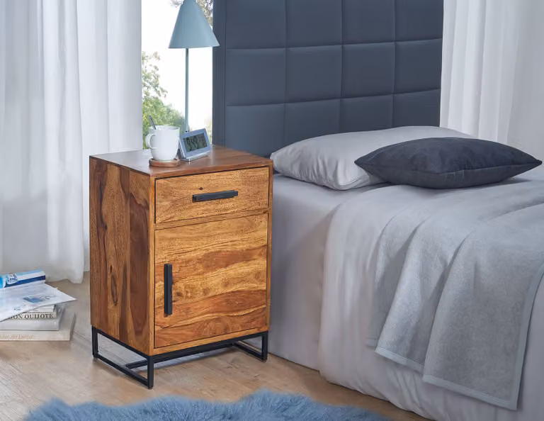 home24 Keneba Houten Nachtkastje met Deur, Bruin, B: 45 cm, D: 35 cm, H: 65 cm