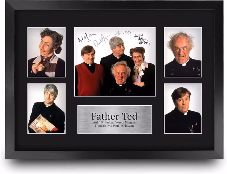 Father Ted Ingelijste Gedrukte Foto - A3 Wanddecoratie met Typografie op Acryl voor TV Fans