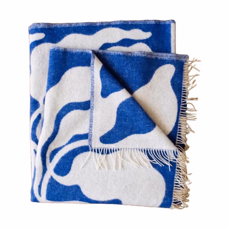 Fine Little Day Plaid Leaves Blauw-wit 130 x 220 cm
