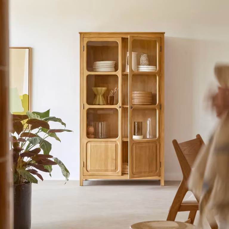 Tikamoon Massief Eikenhouten Servieskast met Glazen Deuren - Bruin - B: 102 cm, D: 51 cm, H: 182 cm