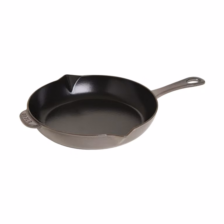 STAUB gietijzeren koekenpan met schenktuit Ø26 cm Grafietgrijs