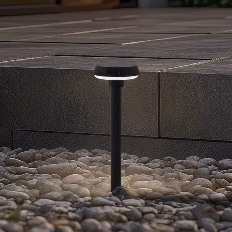 Lindby Brinca Solar-LED grondspies lamp zwart met bewegingssensor en schemersensor