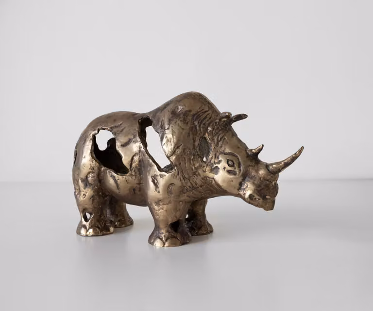 Handgemaakt aluminium beeldje Rinoro Oro Antico voor op tafel, B: 53 cm, D: 19 cm, H: 30 cm