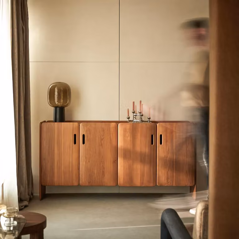 Tikamoon Buffetkast van massief teak in bruin, Breedte: 180 cm, Hoogte: 77,4 cm, Diepte: 45 cm