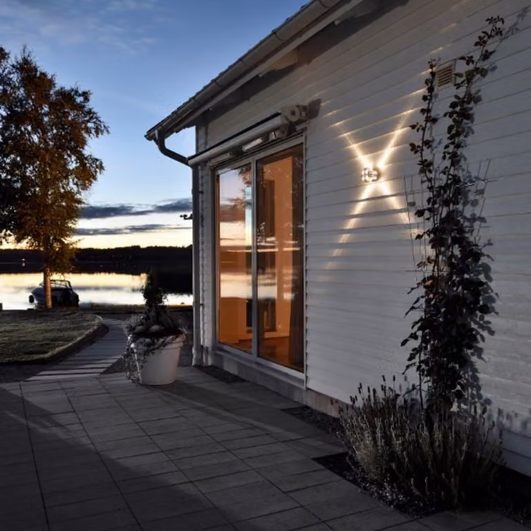 Konstsmide Monza Design Wandspot met LED in Metaalgrijs van Aluminium