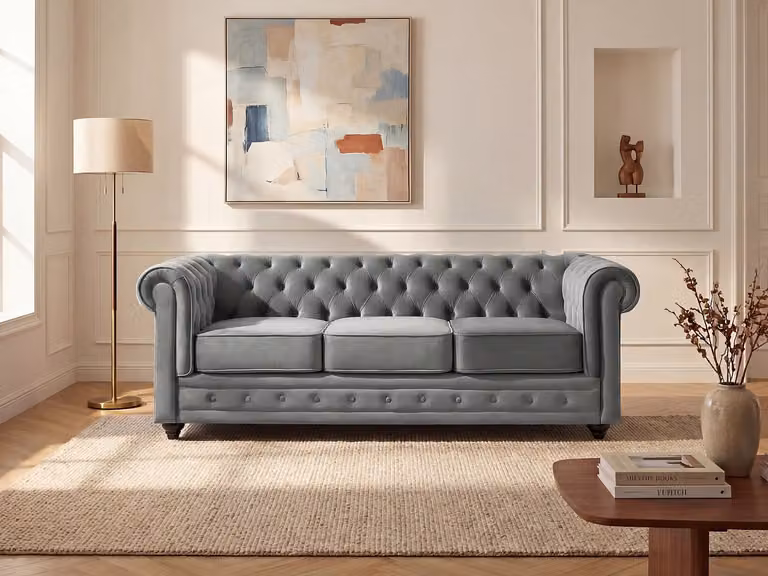 Driezitsbank Chesterfield in lichtgrijs velours met afneembare hoezen