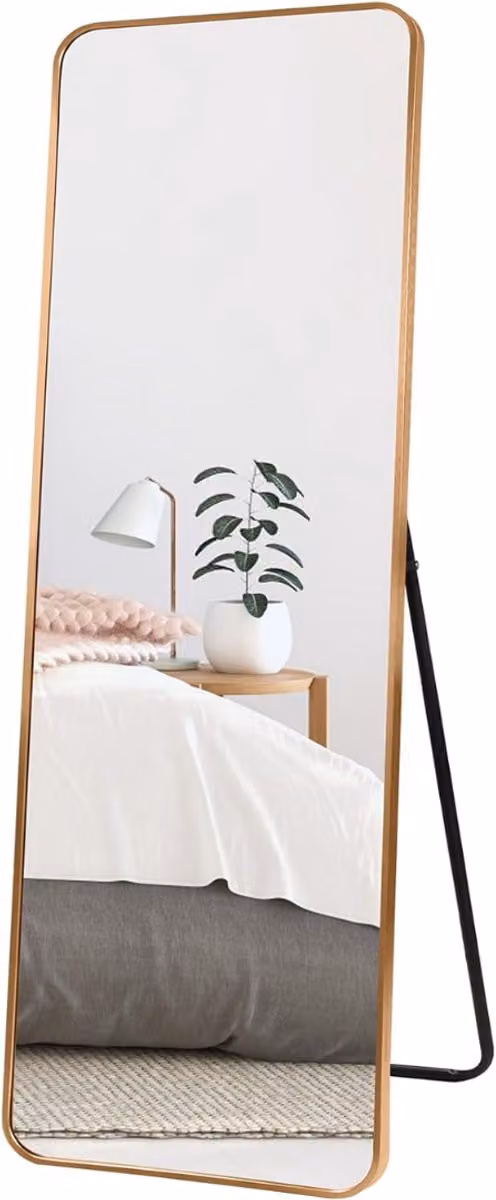 Staand passpiegel voor de slaapkamer