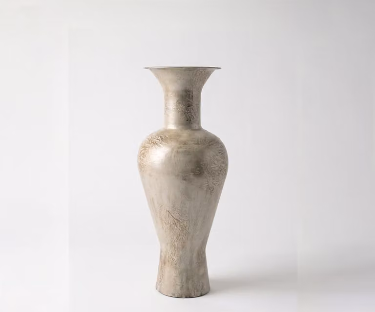 Handgemaakte Medora Vaas van DELIFE in Ivory Terra, Metaal, B: 25 cm, D: 25 cm, H: 60 cm