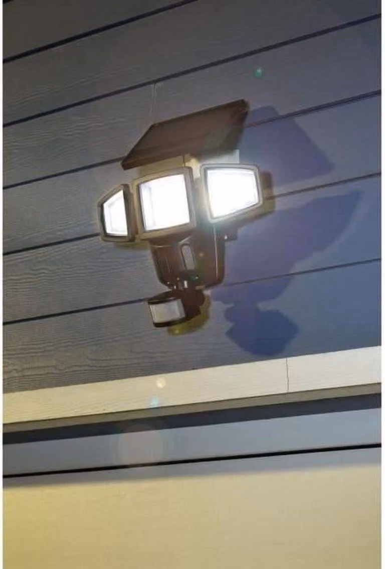 Galix G4442 Solar Floodlight met 3 koppen, 1500 Lumen en 182 SMD LED's, met Auto of Forced modus